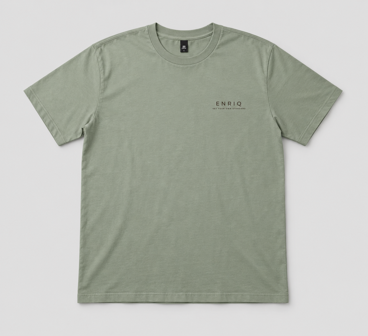 ENRIQ basic-fit T-shirt Eucalyptus – voorkant met klein ENRIQ-borstlogo