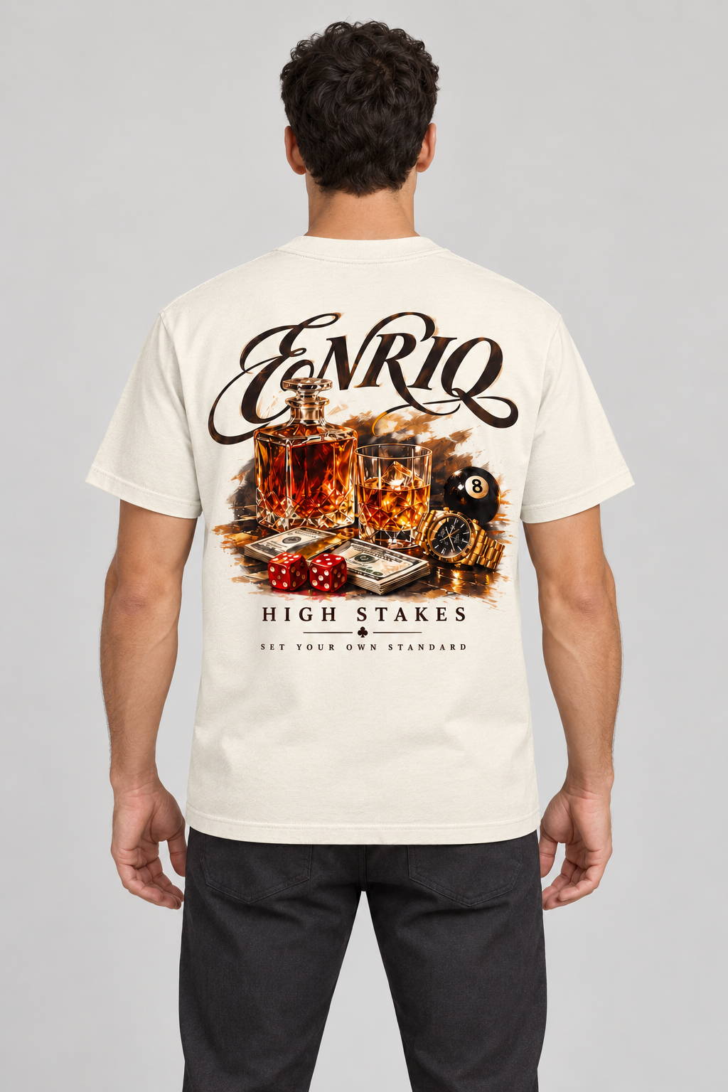 ENRIQ High Stakes Bone – achterkant op model (AI-visualisatie)