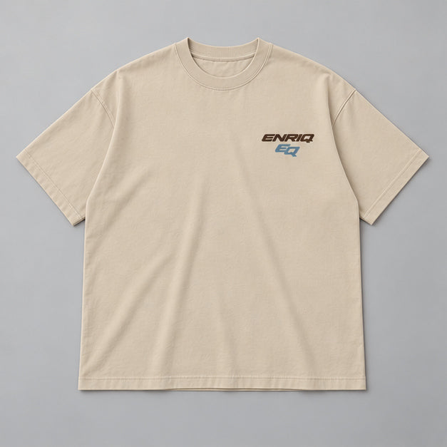 EnriQ EQ-Orbit Tee – Sand – Oversized – flatlay voor