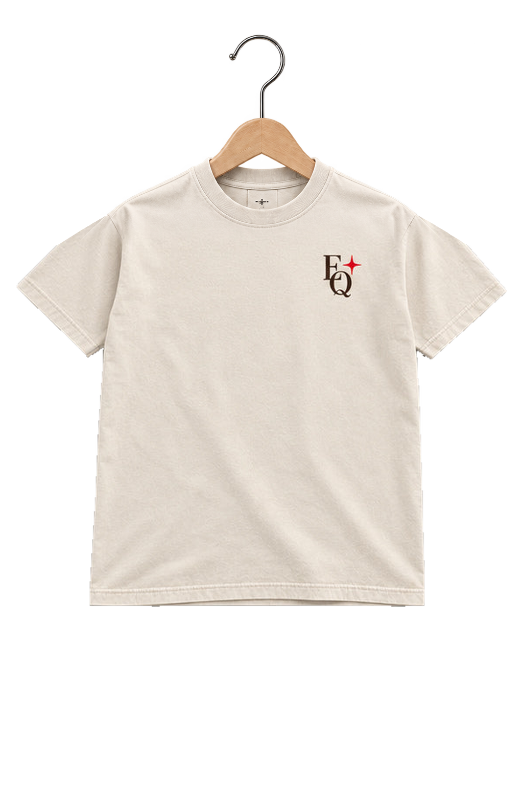 ENRIQ HEADER – EnriQ Midnight Ace Tee – Bone – Basic Fit – voorkant op houten hanger