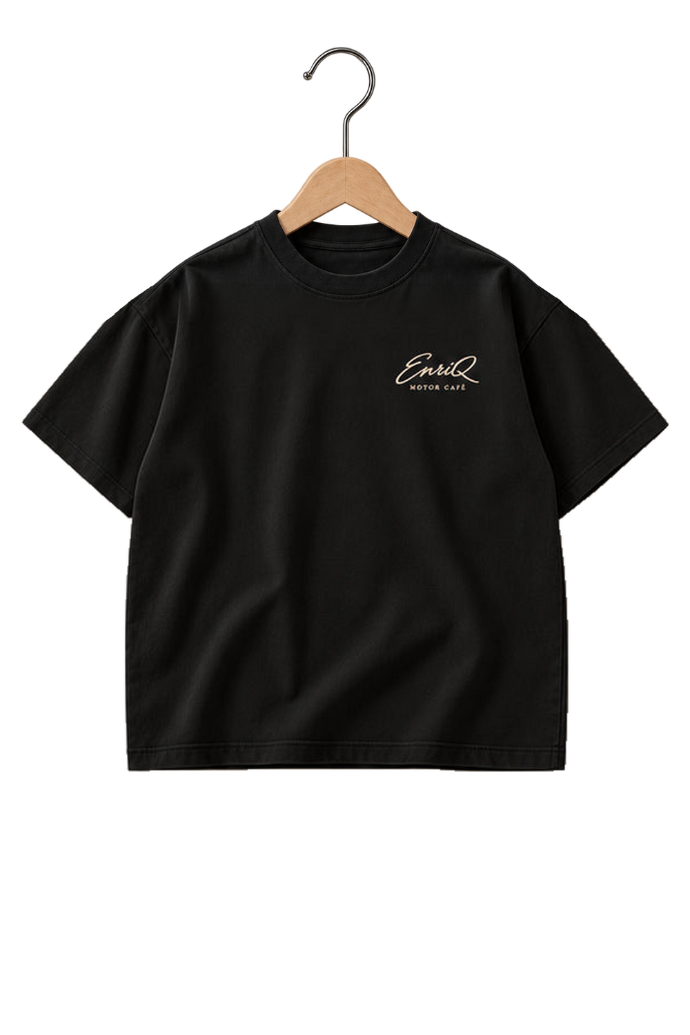ENRIQ HEADER – EnriQ Motor Café Tee – Black – Oversized – voorkant op houten hanger
