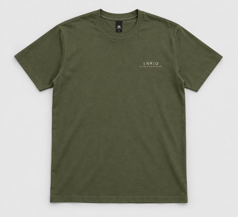 ENRIQ basic-fit T-shirt Army – voorkant met klein ENRIQ-borstlogo