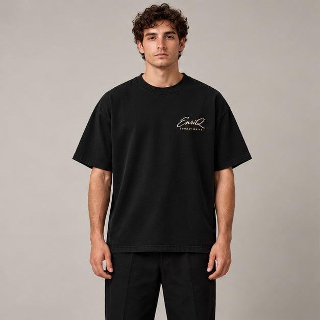 EnriQ Sunday Drive Tee – Black – Oversized – model voor